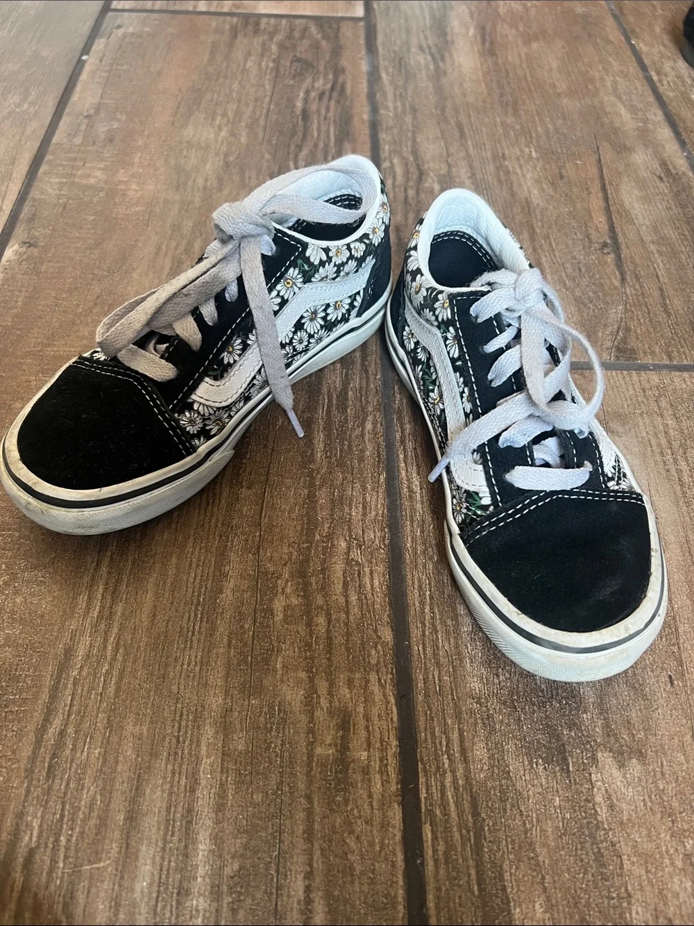 Vans Kids Black Daisy Pattern Sneakers with White Stripe